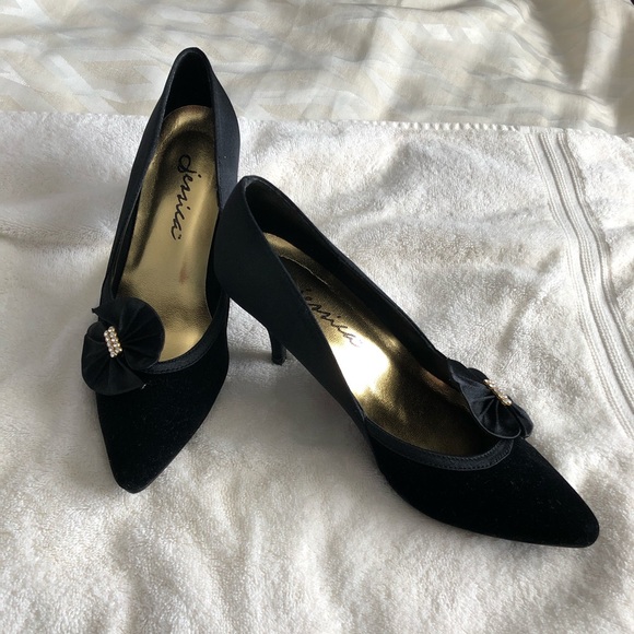 Black Satin and Velvet Heels - Picture 3 of 5
